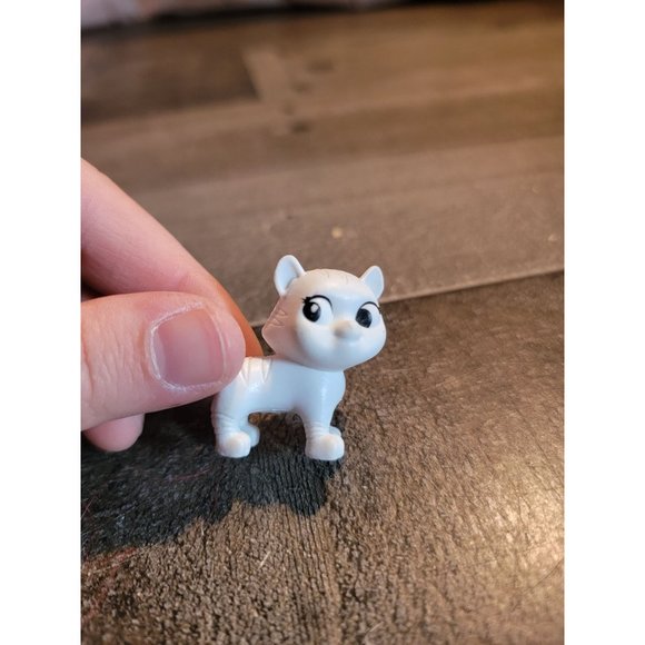 Sml white cat toy doll‎ accessory figure - Picture 3 of 5